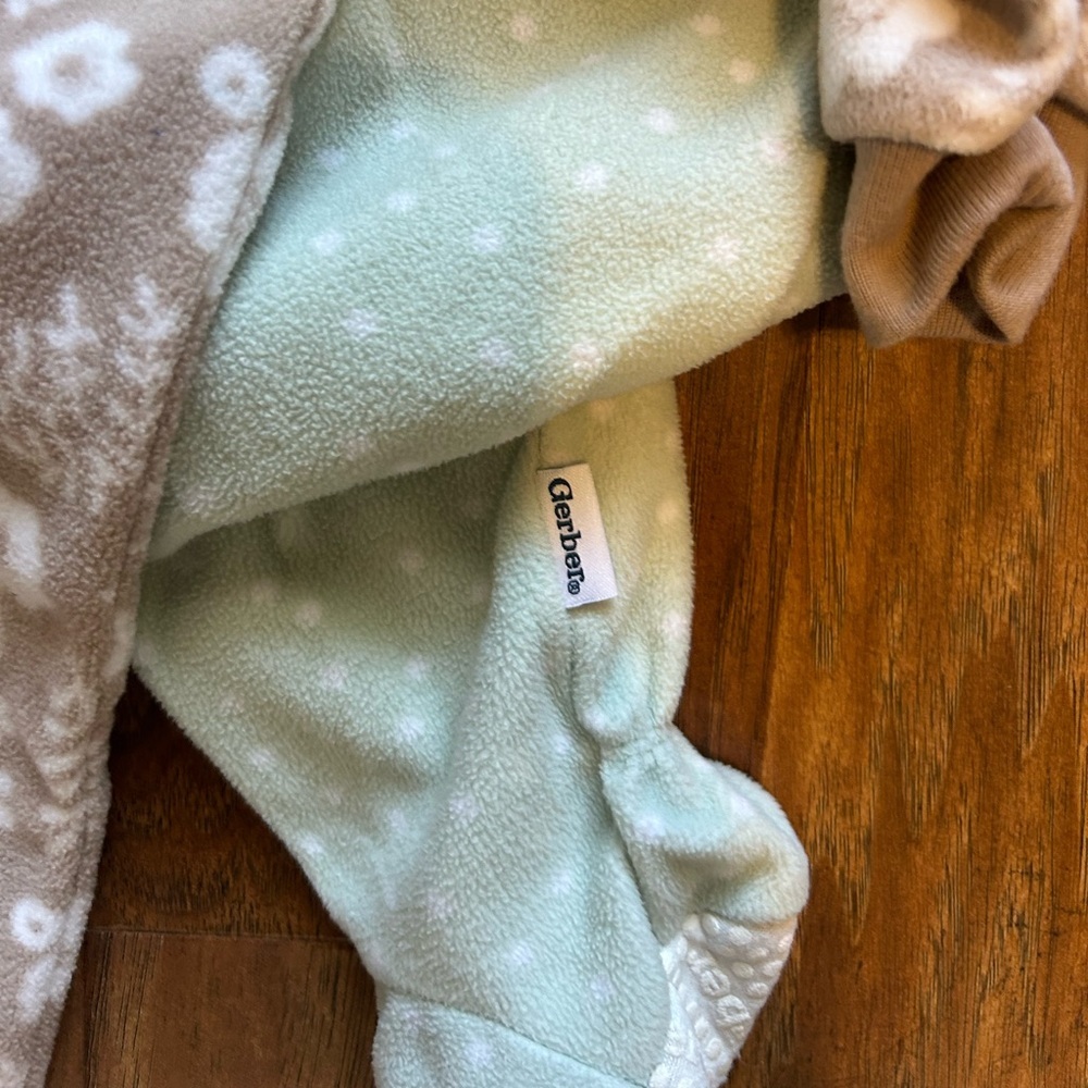 Gerber Baby 18 Months Onesie Set of Four  Earth Tones - Picture 5 of 9
